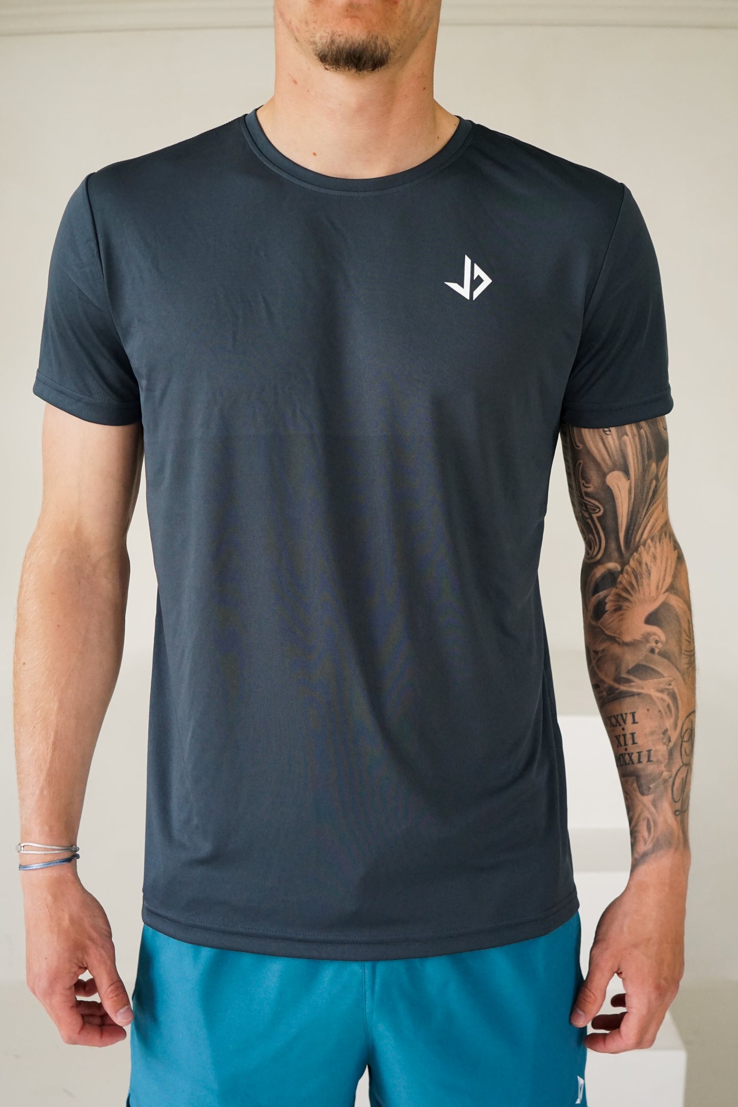 JUSS7 Intense Hardloopshirt Heren | Grijs Dry-Fit Sportshirt Korte Mouw