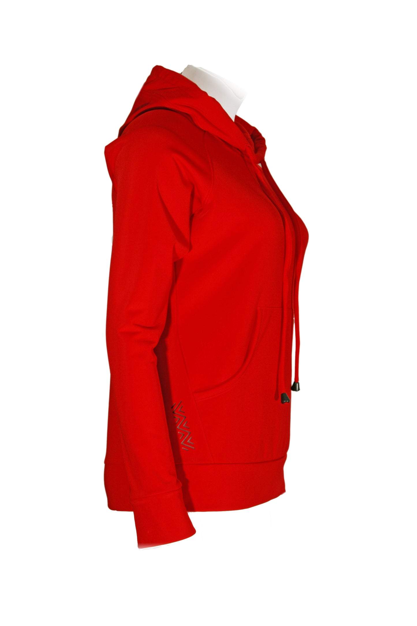 Lange vrouw draagt rode extra lange dames hoodie van JUSS7 Sportswear