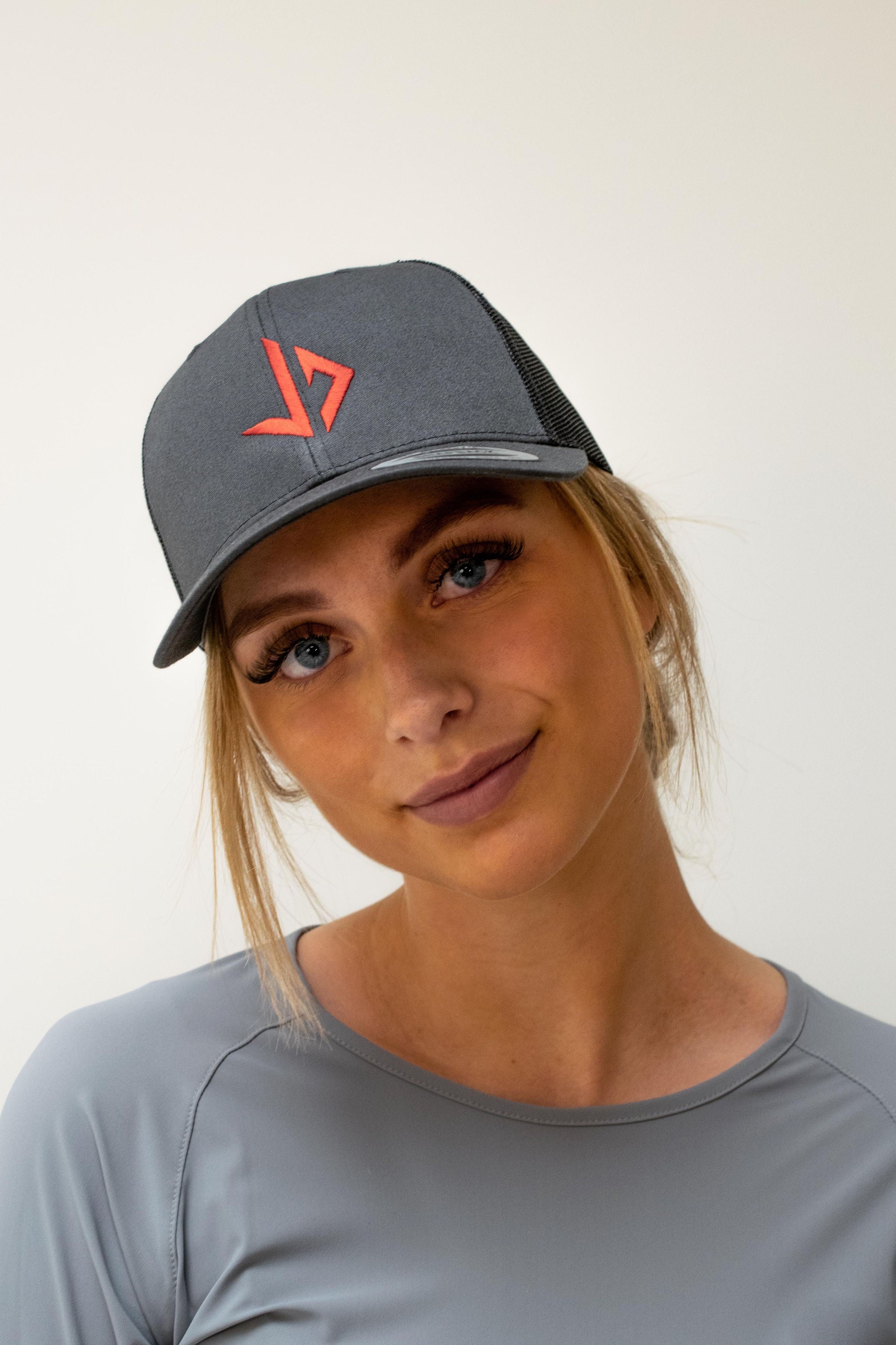 JUSS7 TRUCKER SNAPBACK - ANTRACITE